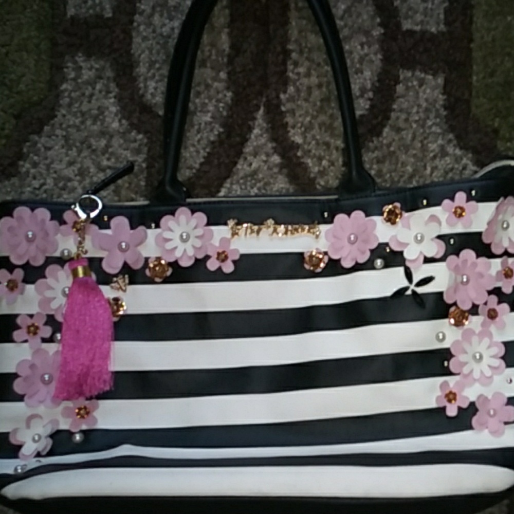 Betsey johnson purse